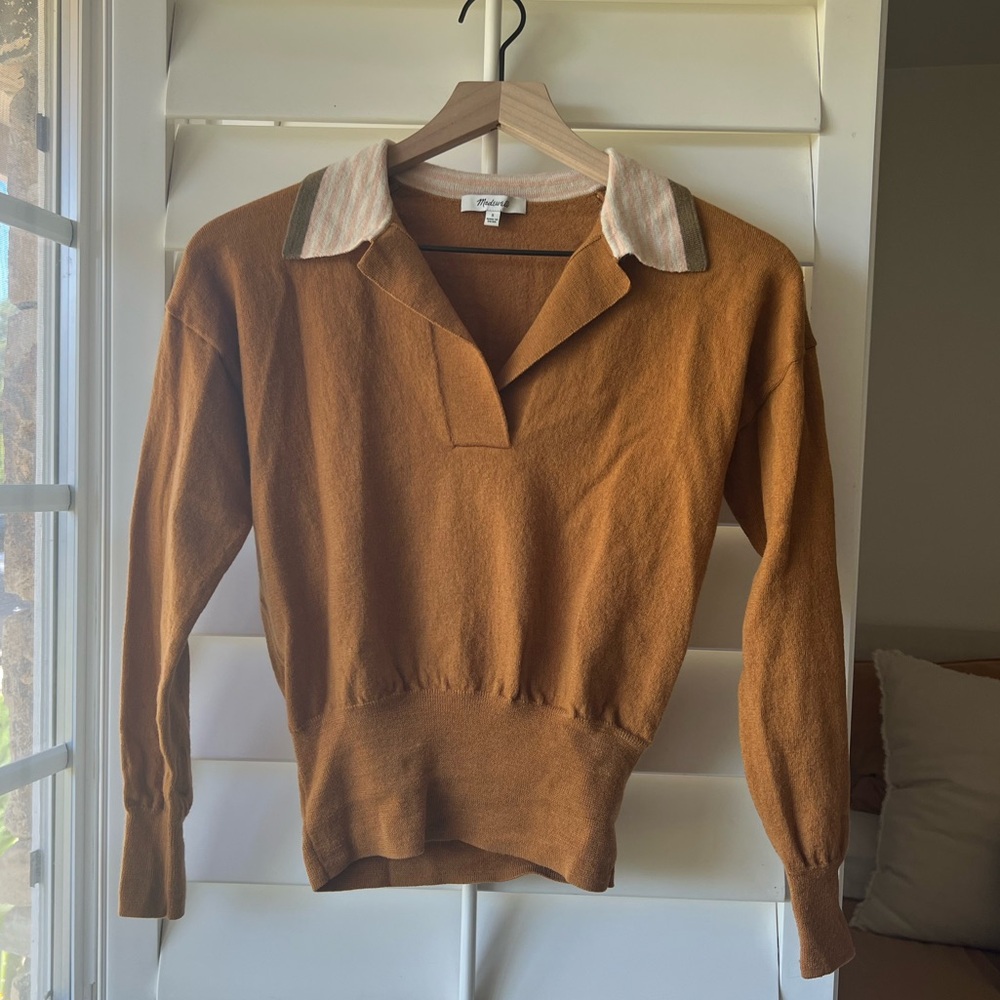 Madewell vintage style brown sweater with white & pink striped collar.